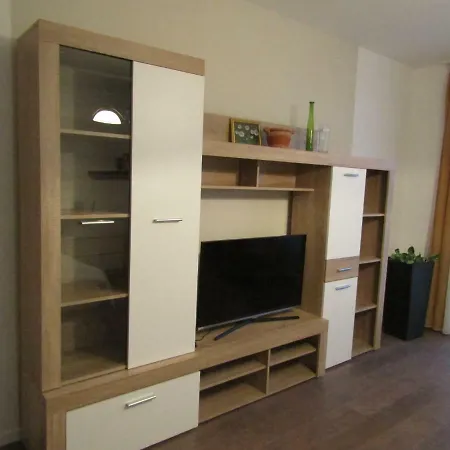 Uj-lak Apartman Gyor